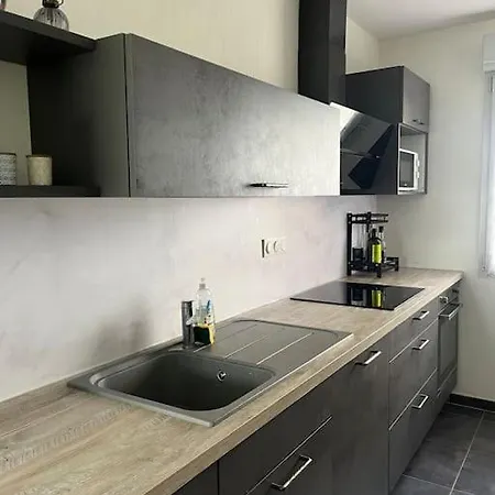 - 1 - Proche Republique Apartment