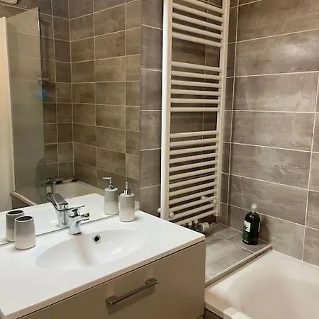 Apartment - 1 - Proche Republique *